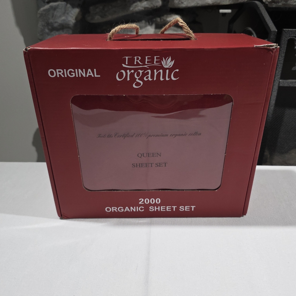 Red Organic Sheet Set - Picture 2 of 3